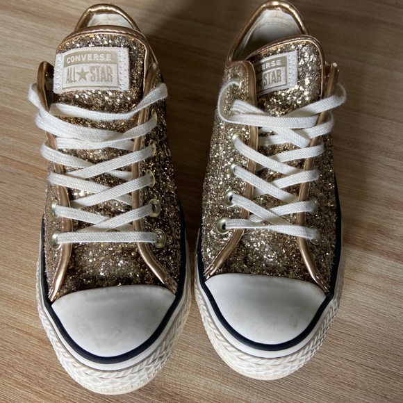 glitter low top converse